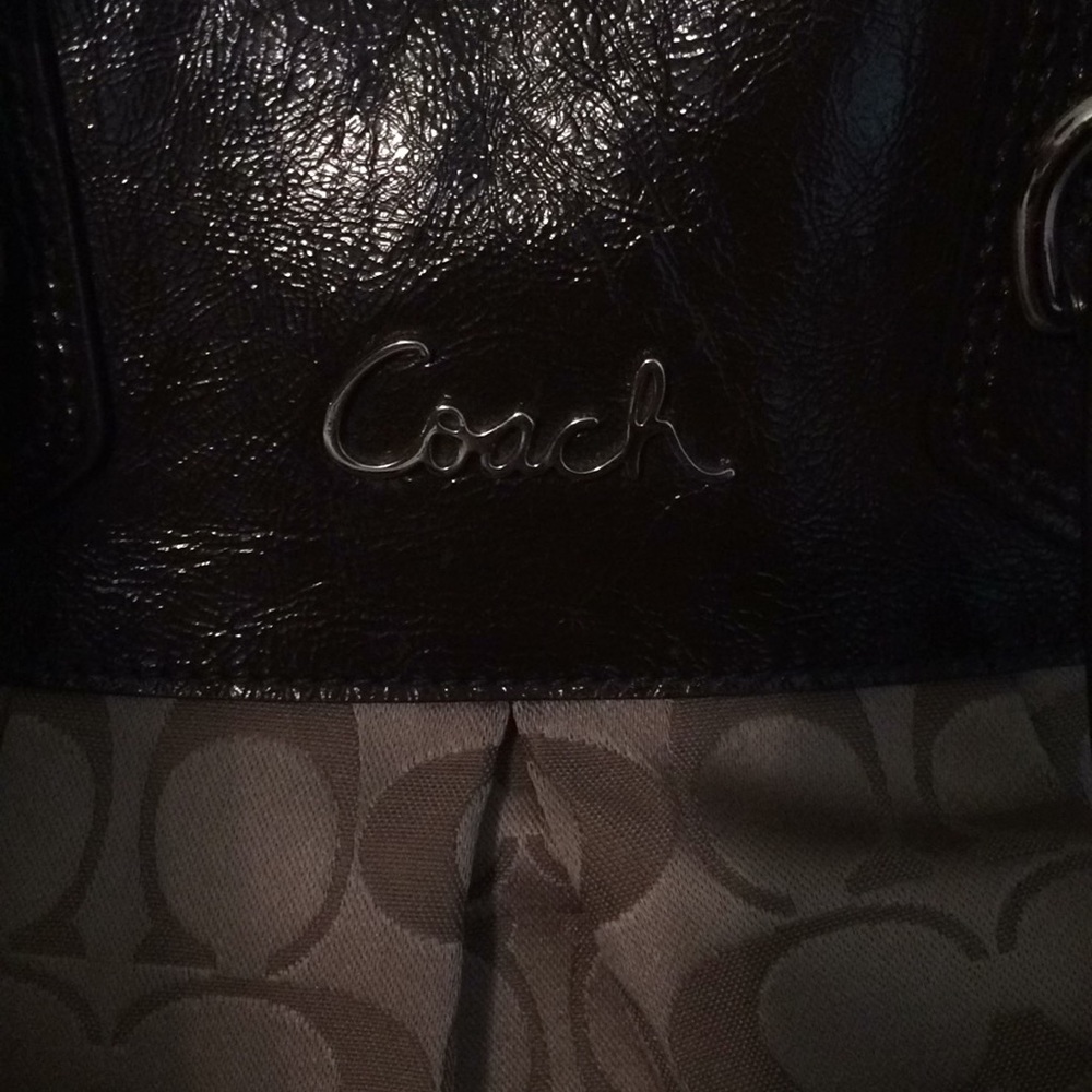 Authentic COACH bag.  Medium size. Very spacious. - Picture 3 of 8